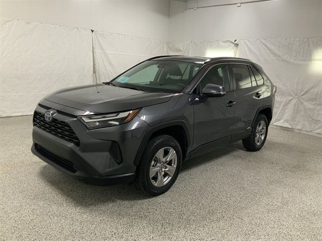 Used 2023 Toyota RAV4 LE AWD/4WD image 2