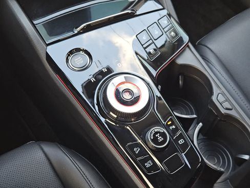Certified 2025 Kia Sportage SX Prestige AWD/4WD image 19