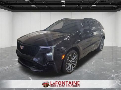 Used 2024 Cadillac XT4 Sport w/ Cold Weather Package image 4