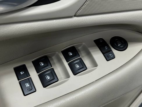 Used 2018 Cadillac Escalade Premium Luxury AWD/4WD image 17