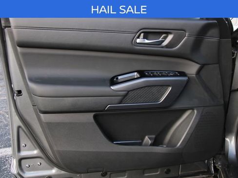 New 2026 Nissan Pathfinder SL AWD/4WD image 11