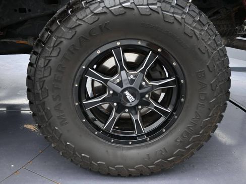 Used 2019 Ford F150 XLT w/ Equipment Group 302A Luxury AWD/4WD image 32