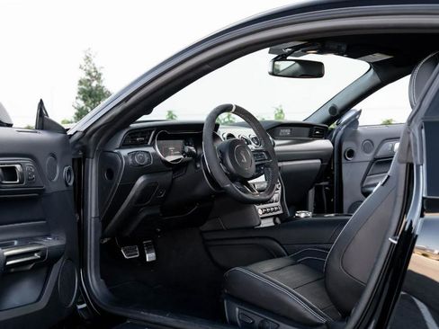 Used 2022 Ford Mustang Shelby GT500 w/ Technology Package image 10