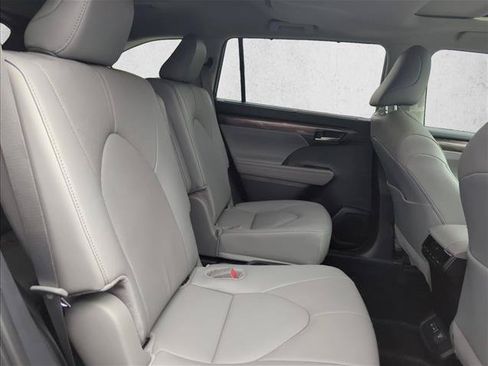 Used 2026 Toyota Highlander Limited AWD/4WD image 26