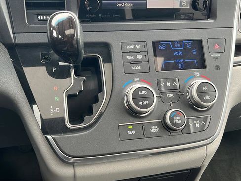 Used 2017 Toyota Sienna XLE Premium w/ Protection Package AWD/4WD image 20