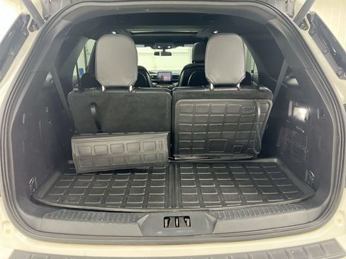 Used 2020 Ford Explorer XLT w/ Equipment Group 202A AWD/4WD image 26