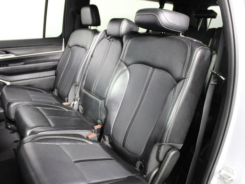 Used 2024 Jeep Wagoneer L Series II RWD image 35