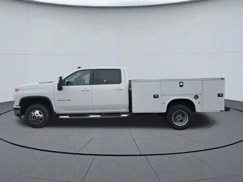Used 2020 Chevrolet Silverado 3500 LT w/ Convenience Package image 2