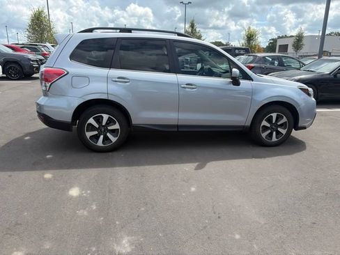 Used 2018 Subaru Forester 2.5i Limited AWD/4WD image 2