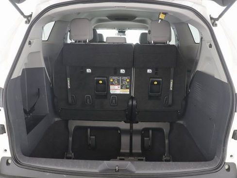 Used 2024 Toyota Sienna LE image 26
