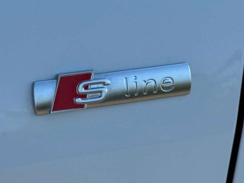 Used 2024 Audi Q4 e-tron Premium w/ Convenience Package image 30