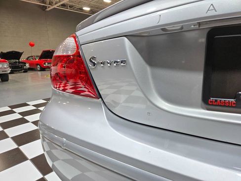 Used 2005 Jaguar S-TYPE R RWD image 24