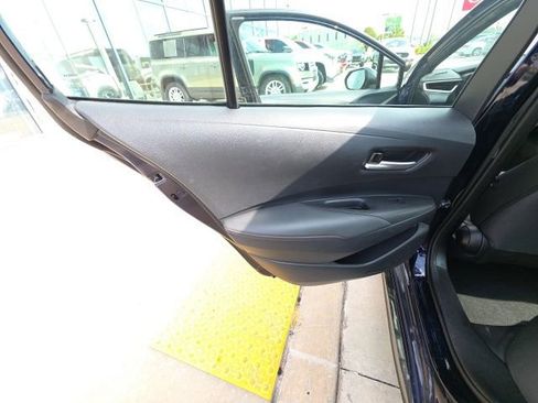 Used 2025 Toyota Corolla SE w/ SE Premium Package FWD image 23