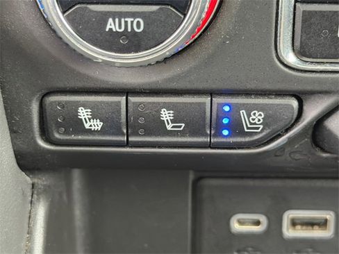 Used 2023 GMC Yukon AT4 image 31