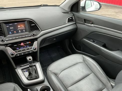 Used 2017 Hyundai Elantra Limited image 29