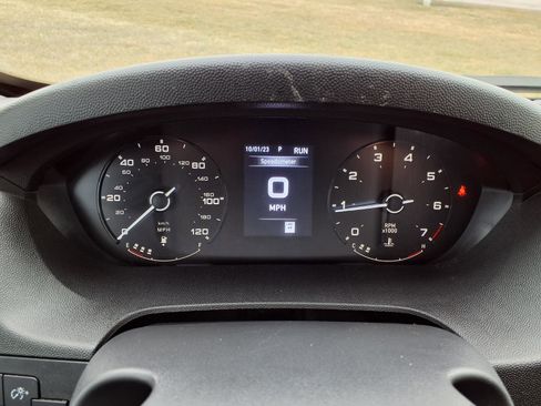 Used 2024 RAM ProMaster 2500 w/ Convenience Group image 12