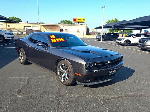 Used 2015 Dodge Challenger SXT Plus w/ Driver Convenience Group RWD image 3