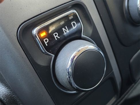 Used 2022 RAM 1500 Classic SLT image 16