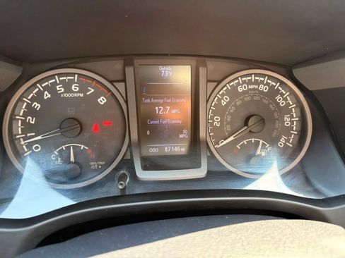 Used 2019 Toyota Tacoma TRD Off-Road w/ TRD Premium Off Road Package AWD/4WD image 22