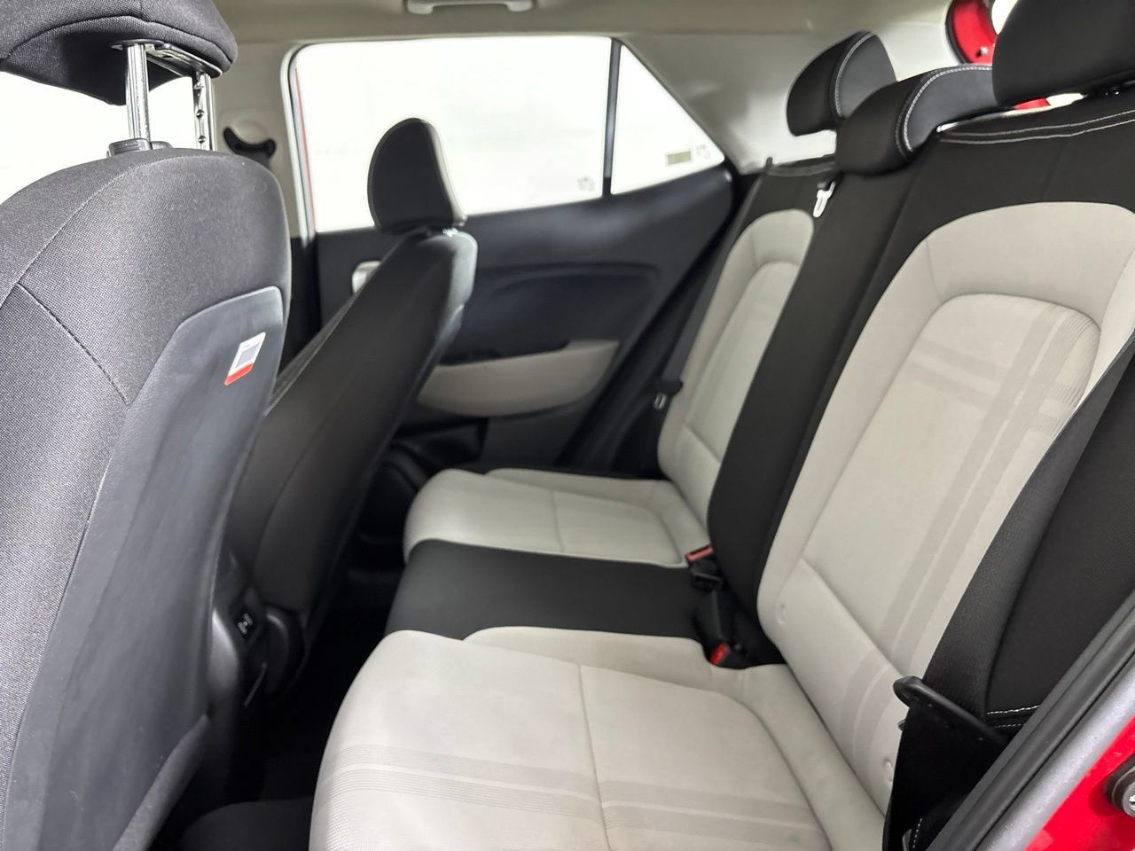 Used 2024 Hyundai Venue SEL FWD image 23