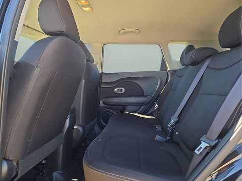 Used 2016 Kia Soul image 14