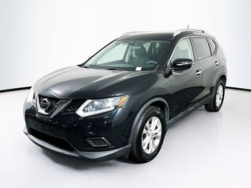 Used 2014 Nissan Rogue SV image 3