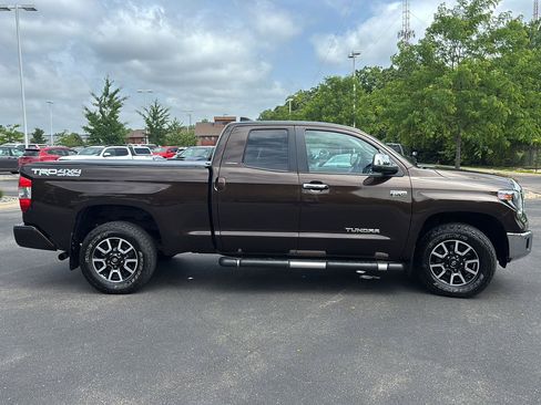 Used 2020 Toyota Tundra Limited w/ Limited Premium Package AWD/4WD image 9