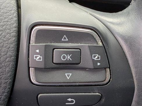 Used 2013 Volkswagen Passat 2.5 SE FWD image 7