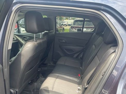 Used 2019 Chevrolet Trax LT w/ LT Convenience Package AWD/4WD image 7
