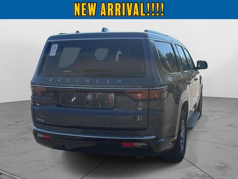 Used 2023 Jeep Wagoneer 4WD image 5