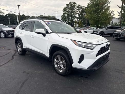 Used 2024 Toyota RAV4 XLE w/ Convenience Package AWD/4WD image 11