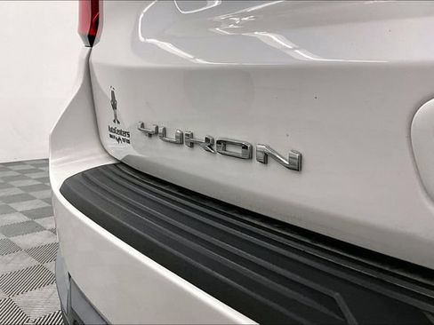 Used 2025 GMC Yukon Denali Ultimate AWD/4WD image 9