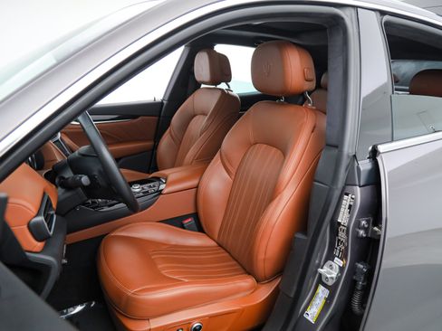 Certified 2023 Maserati Levante GT AWD/4WD image 16