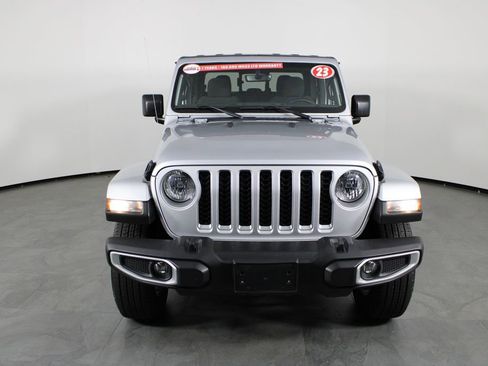 Used 2023 Jeep Gladiator Overland image 13