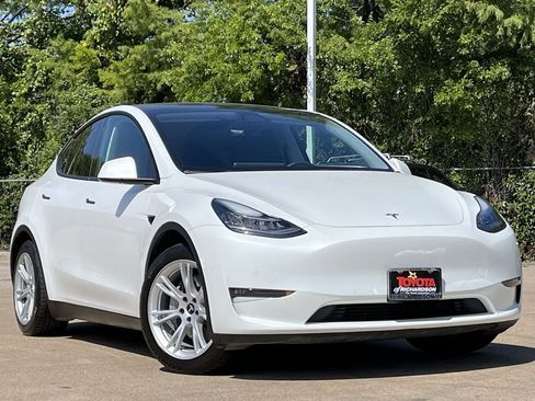 Used 2021 Tesla Model Y Long Range AWD/4WD image 2