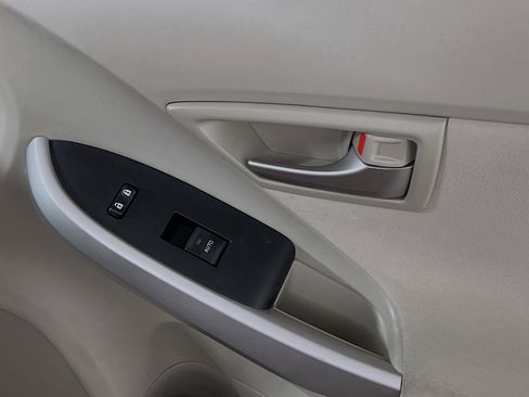 Used 2015 Toyota Prius Two image 32