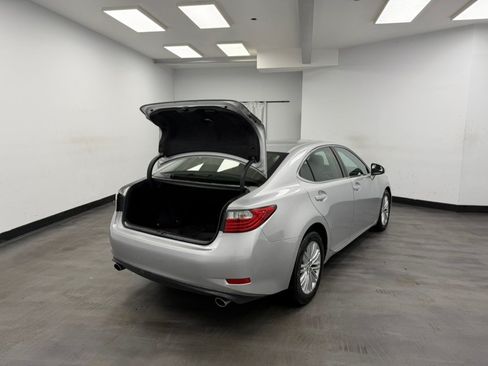 Used 2013 Lexus ES 350 w/ Luxury Pkg FWD image 23