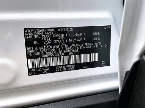 Used 2025 Toyota RAV4 XLE image 16