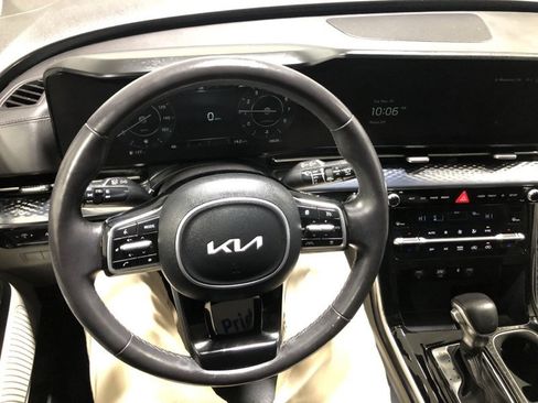 Used 2024 Kia Carnival SX Prestige image 28