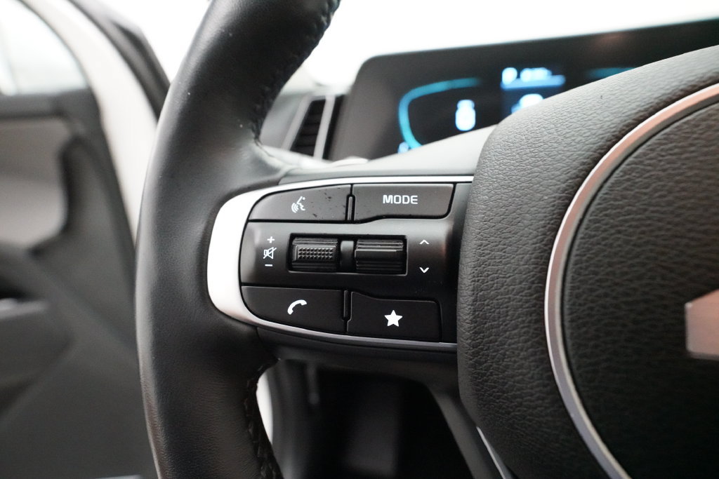 Used 2023 Kia Sportage EX AWD/4WD image 17
