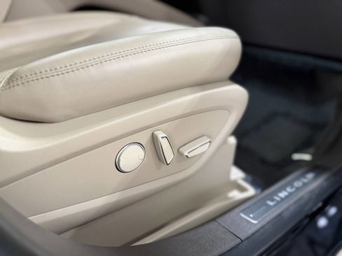 Used 2021 Lincoln Nautilus Reserve image 14