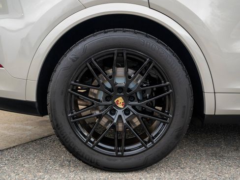 Certified 2024 Porsche Cayenne S image 16
