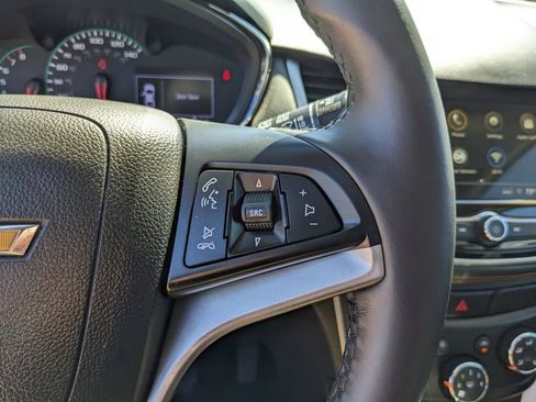 Used 2019 Chevrolet Trax LT w/ LT Convenience Package image 29