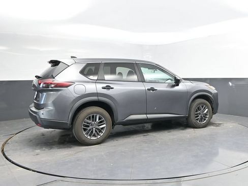 Used 2024 Nissan Rogue S AWD/4WD image 2