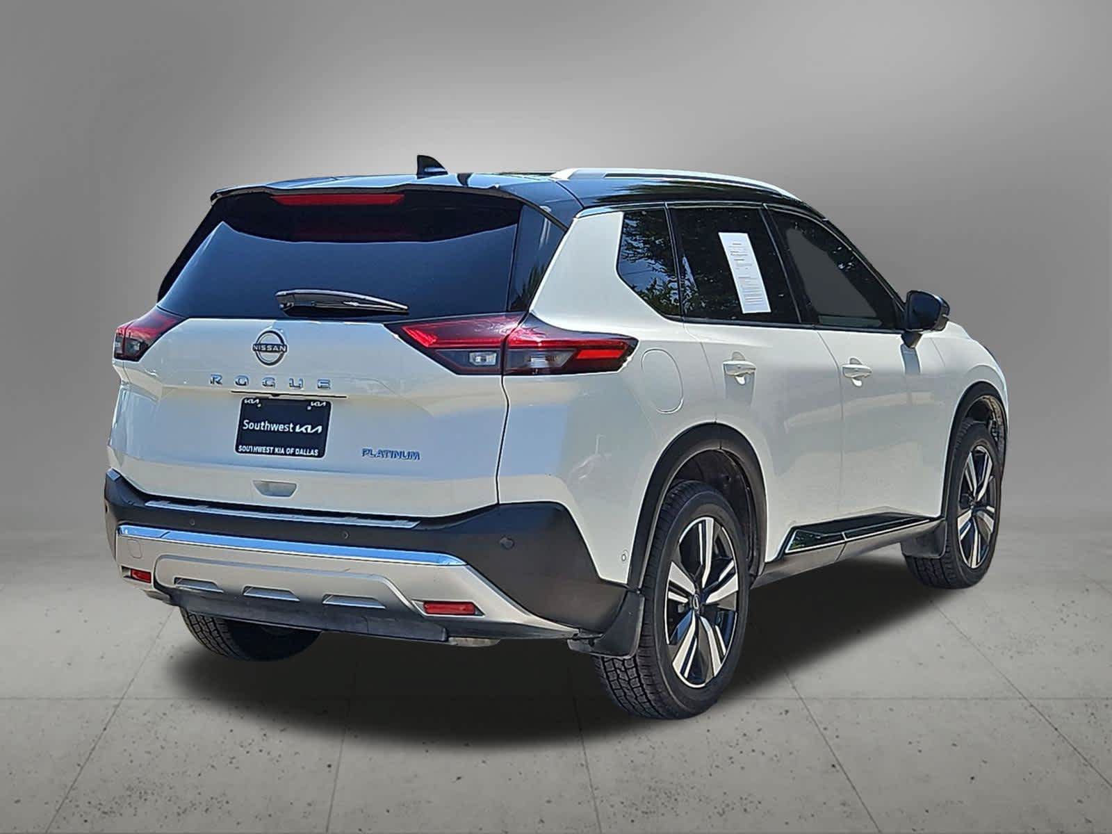 Used 2023 Nissan Rogue Platinum w/ Platinum Premium Package FWD image 5