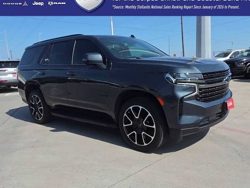 Used 2022 Chevrolet Tahoe RST w/ Luxury Package RWD image 2