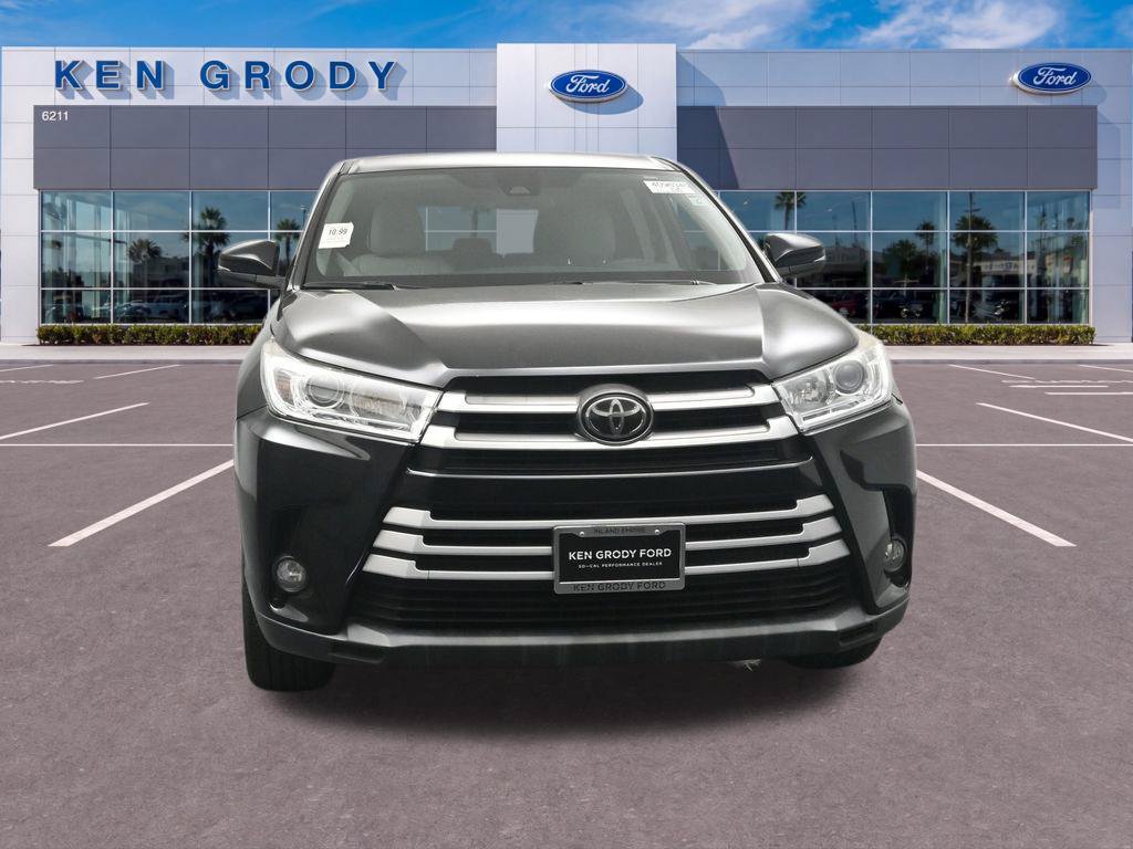 Used 2017 Toyota Highlander Plus w/ Carpet Mat Package FWD image 19