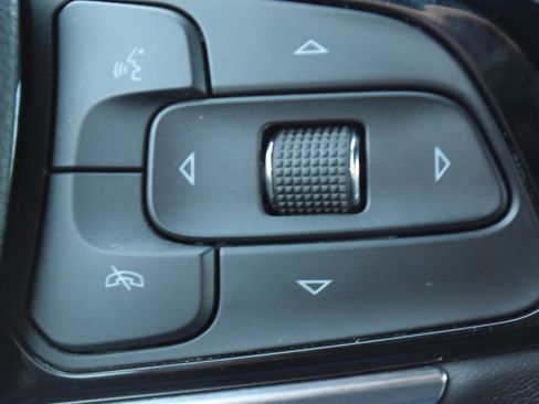 Used 2022 Buick Enclave Premium image 24