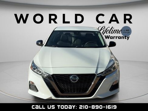 Used 2022 Nissan Altima 2.5 SR image 2