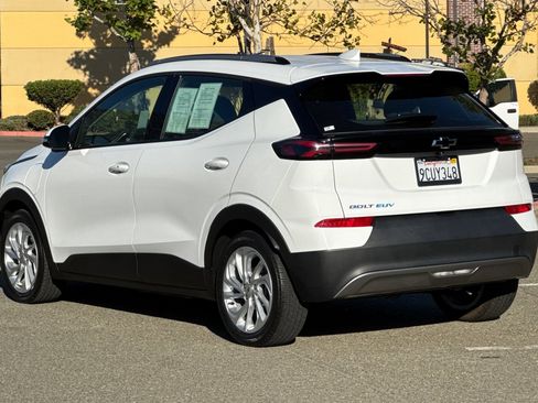 Used 2022 Chevrolet Bolt EUV LT image 6